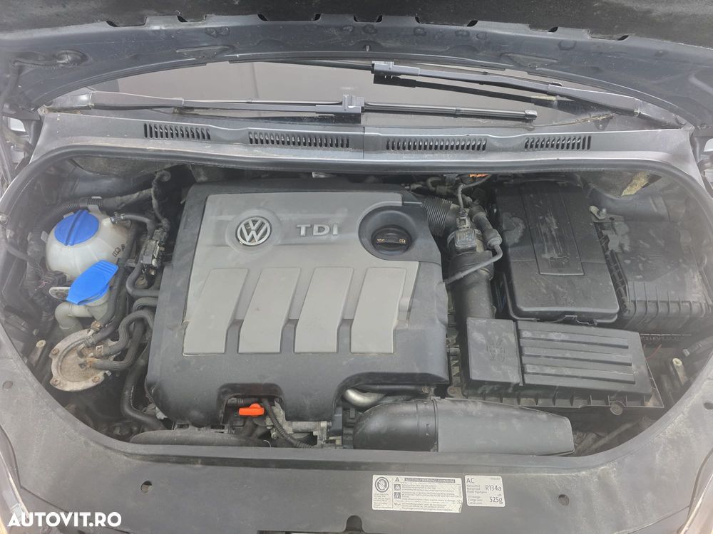 Volkswagen Golf Plus 1.6 TDI DPF Style - 23