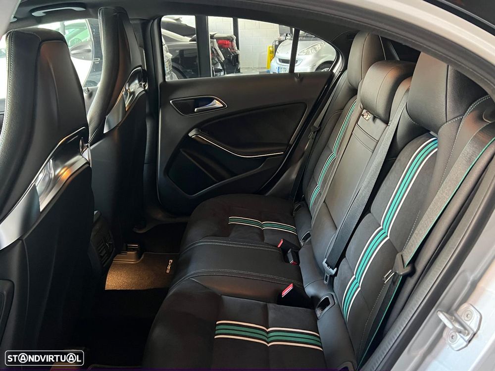 Mercedes-Benz A 45 AMG 4Matic Speedshift 7G-DCT PETRONAS 2015 World Champion Edition - 15
