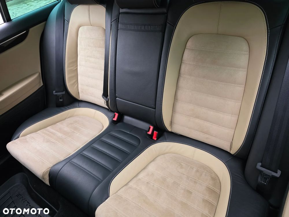 Volkswagen CC 2.0 TSI DSG - 34