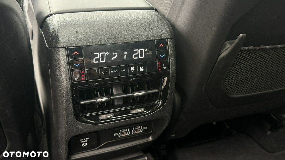 Jeep Grand Cherokee - 17