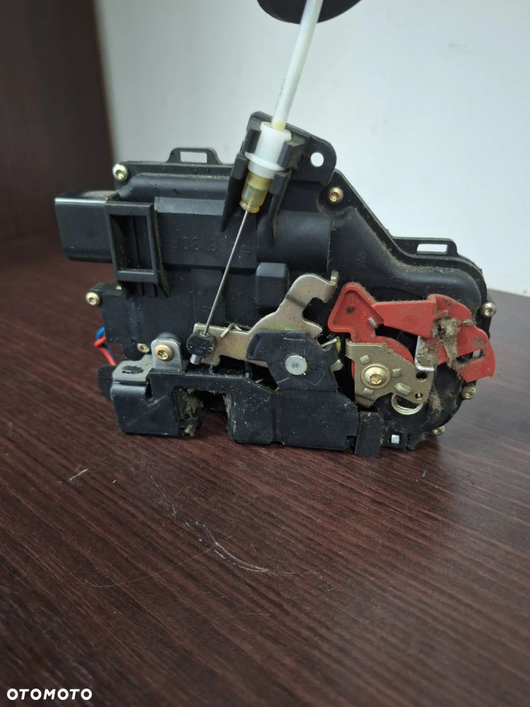 AUDI A2 zamek drzwi prawy przód HB 5D 8Z1837016E 7 PIN EUROPA     (111/4)    (111/3) - 5