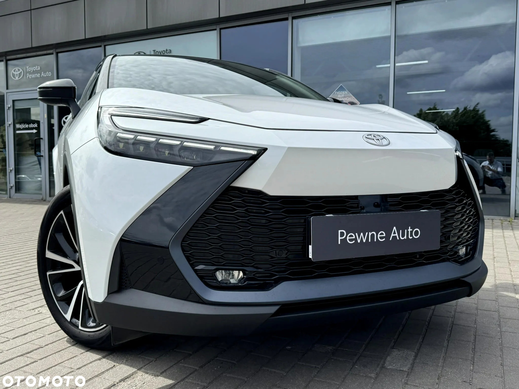 Toyota C-HR 2.0 Hybrid Dynamic Force Executive - 4