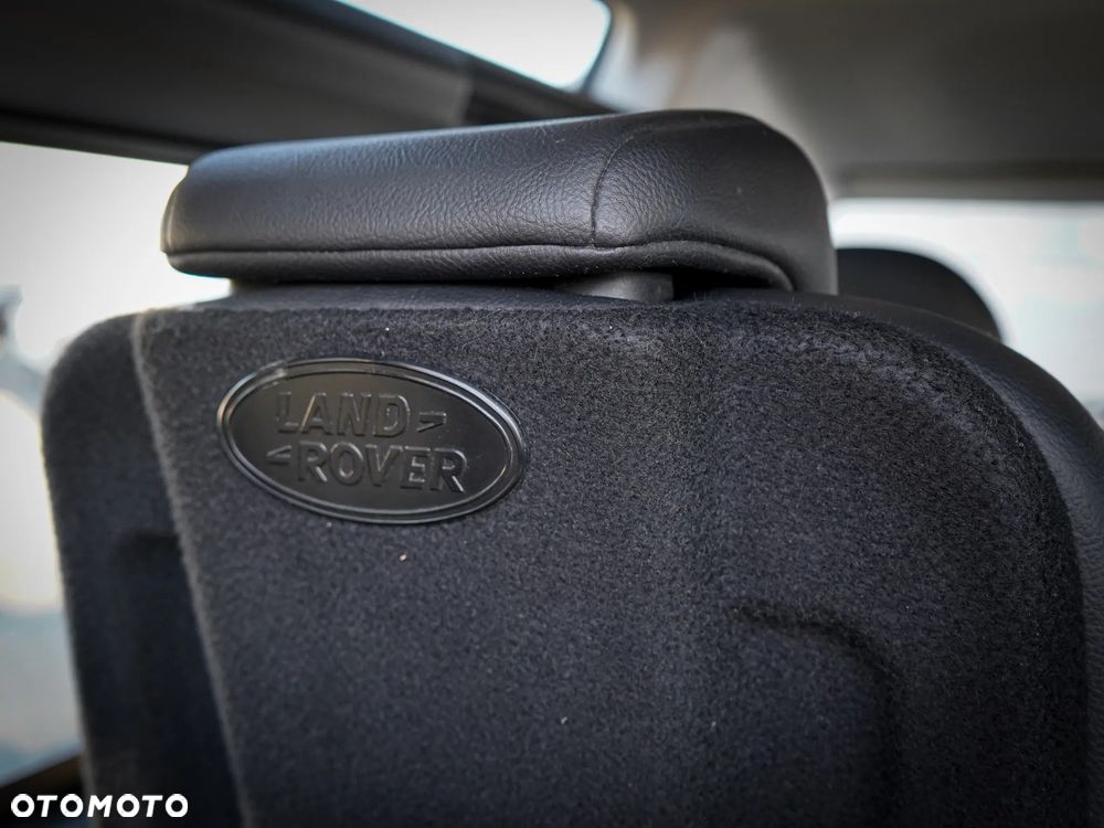 Land Rover Defender 2.4 TD4 HCPU S - 38