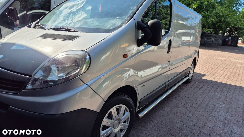 Opel Vivaro - 1
