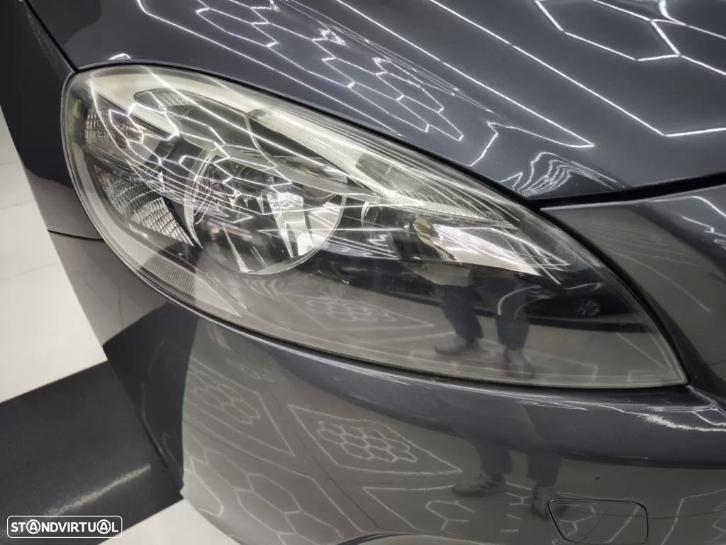 Volvo V40 1.6 D2 Momentum Eco - 11