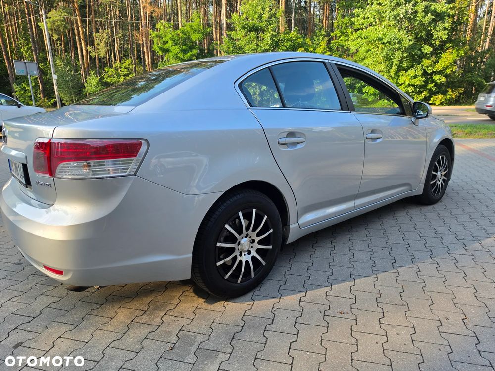 Toyota Avensis 1.8 Executive - 22