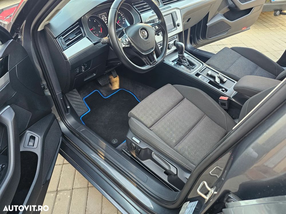 Volkswagen Passat Variant 1.6 TDI (BlueMotion Technology) DSG Comfortline - 24