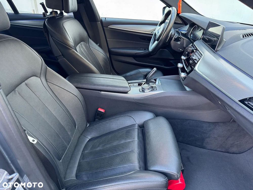 BMW Seria 5 520d xDrive M Sport sport - 36