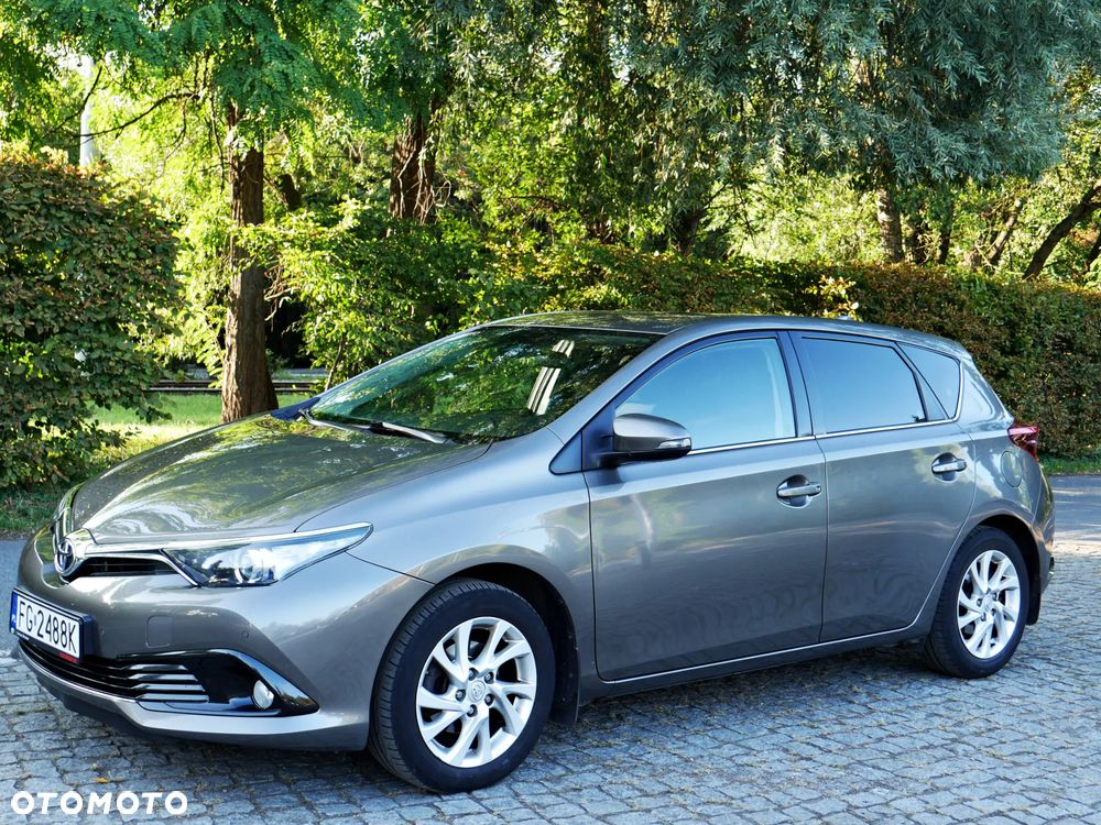 Toyota Auris 1.6 Premium - 3