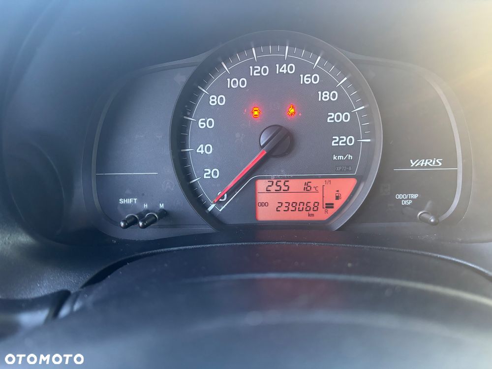 Toyota Yaris 1.4 D-4D Comfort - 30