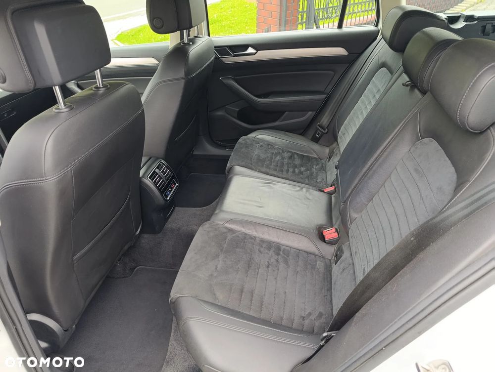 Volkswagen Passat 2.0 TDI SCR 4Motion DSG Elegance - 15