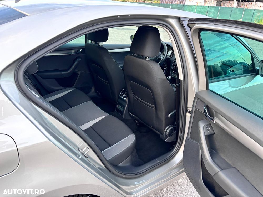 Skoda Octavia 2.0 TDI Ambition - 13