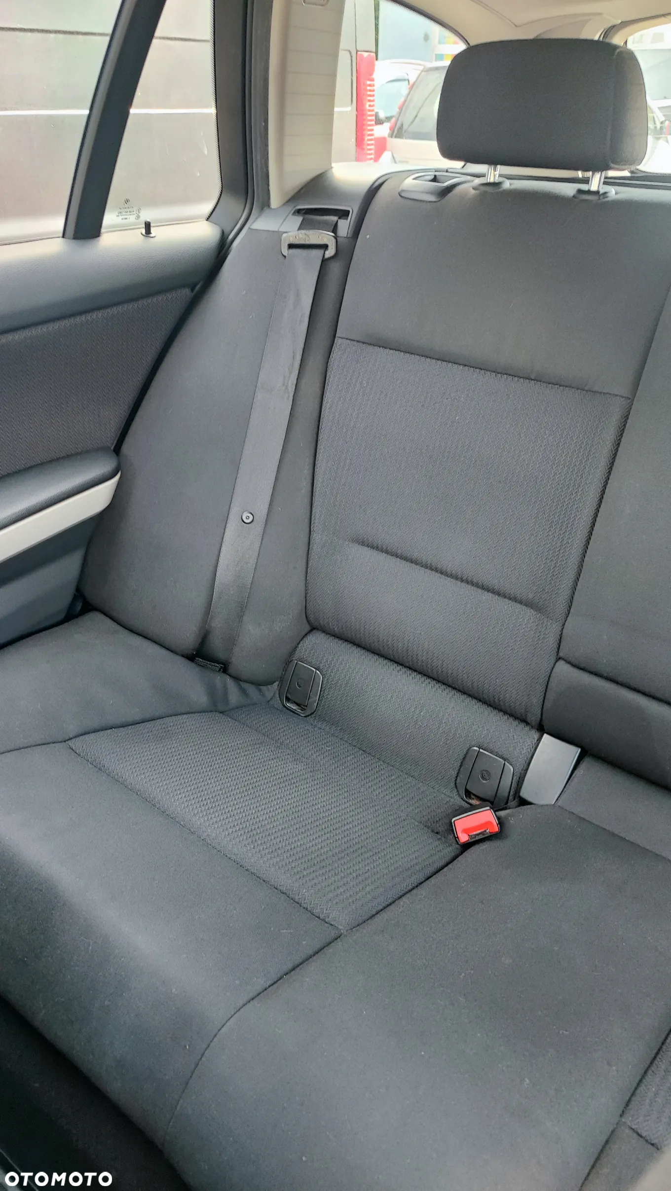 BMW Seria 3 318i Touring - 23