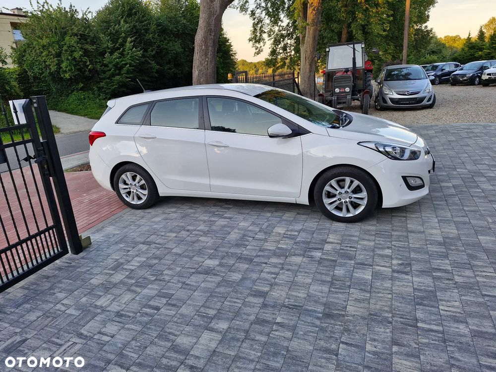 Hyundai i30 blue 1.6 CRDi YES Silver - 4