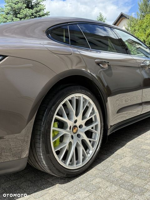Porsche Panamera 4 E-Hybrid - 8