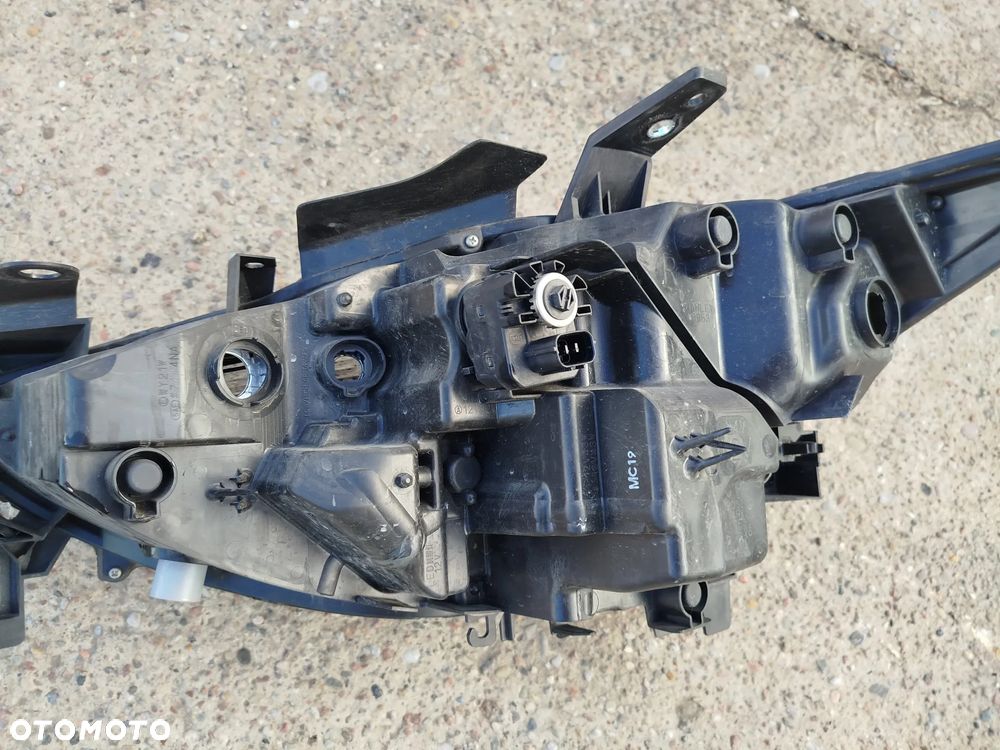 Mazda CX5 lampa prawa przód przednia LED - 10