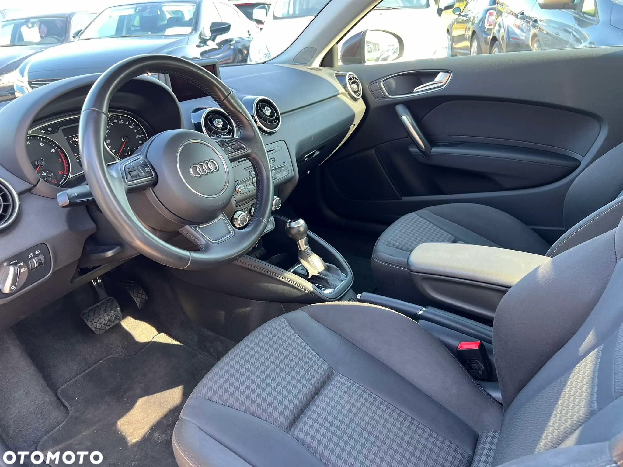 Audi A1 1.4 TFSI 119g S tronic Attraction - 9