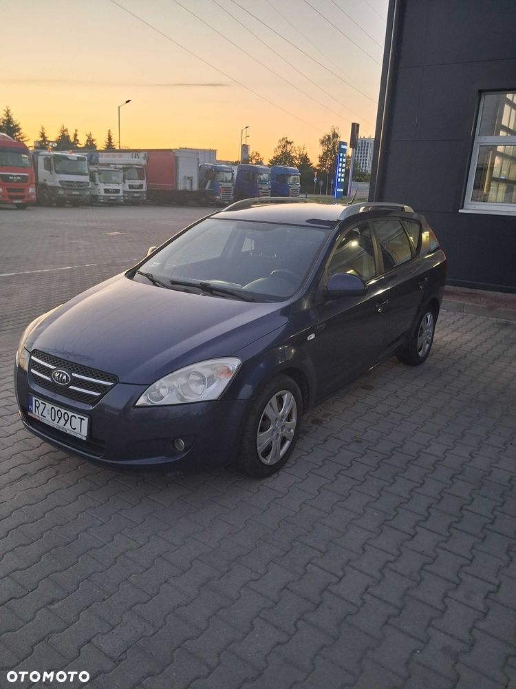 Kia Ceed - 1