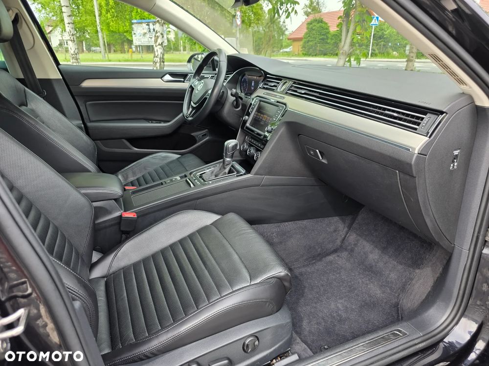 Volkswagen Passat 2.0 TDI Bi-Turbo BMT 4Mot Highline DSG - 25