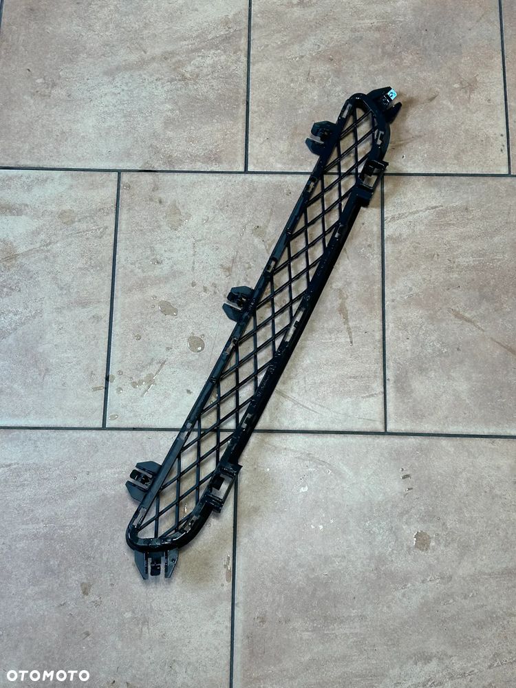 BMW X3 F25 PRZEDNI ZDERZAK GÓRNA KRATKA 7210466 - 2