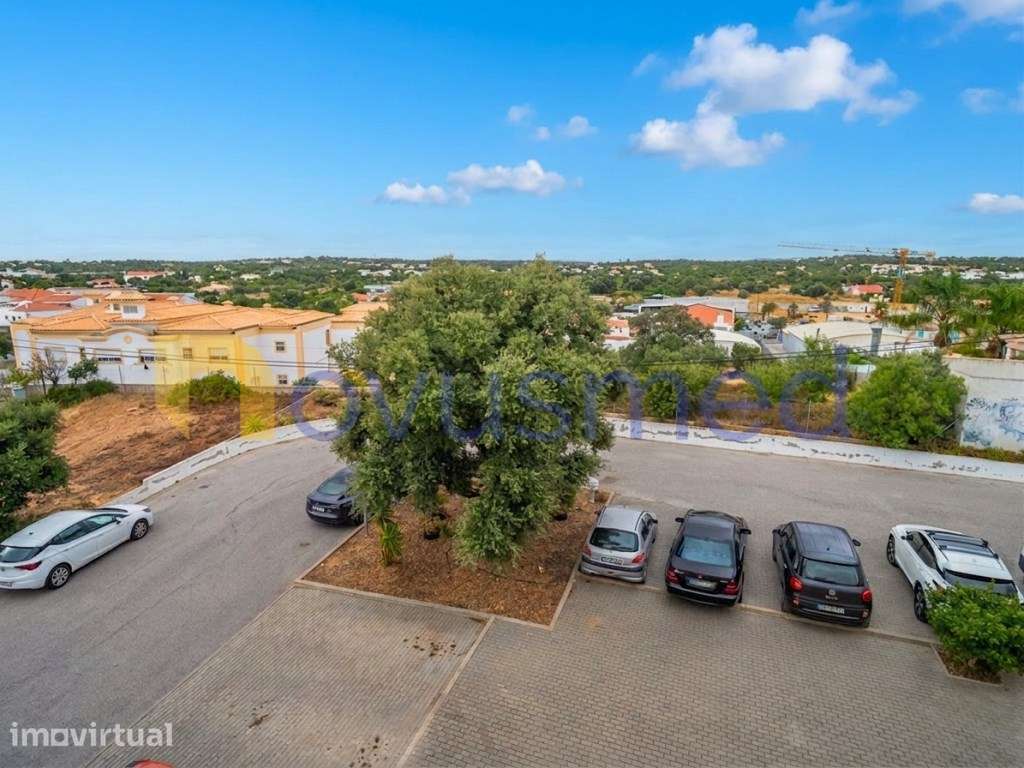 Apartamento T2 com Ar Condicionado nas Ferreiras - Grande imagem: 2/20