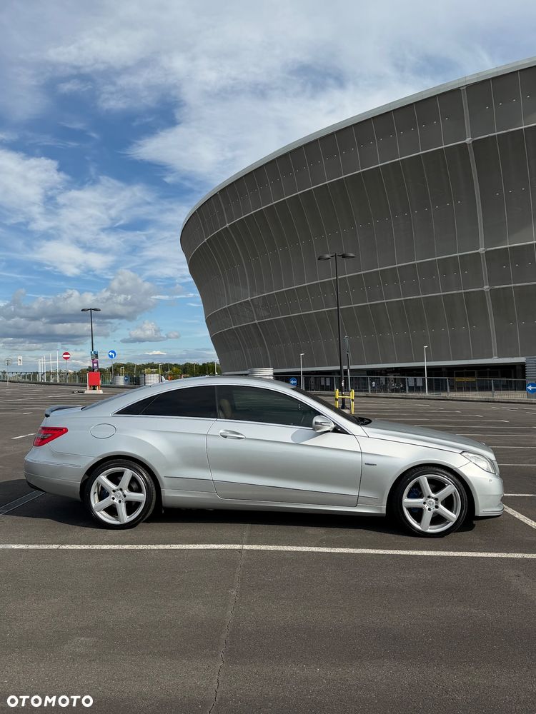 Mercedes-Benz Klasa E ver-250-cgi-blueefficiency - 5