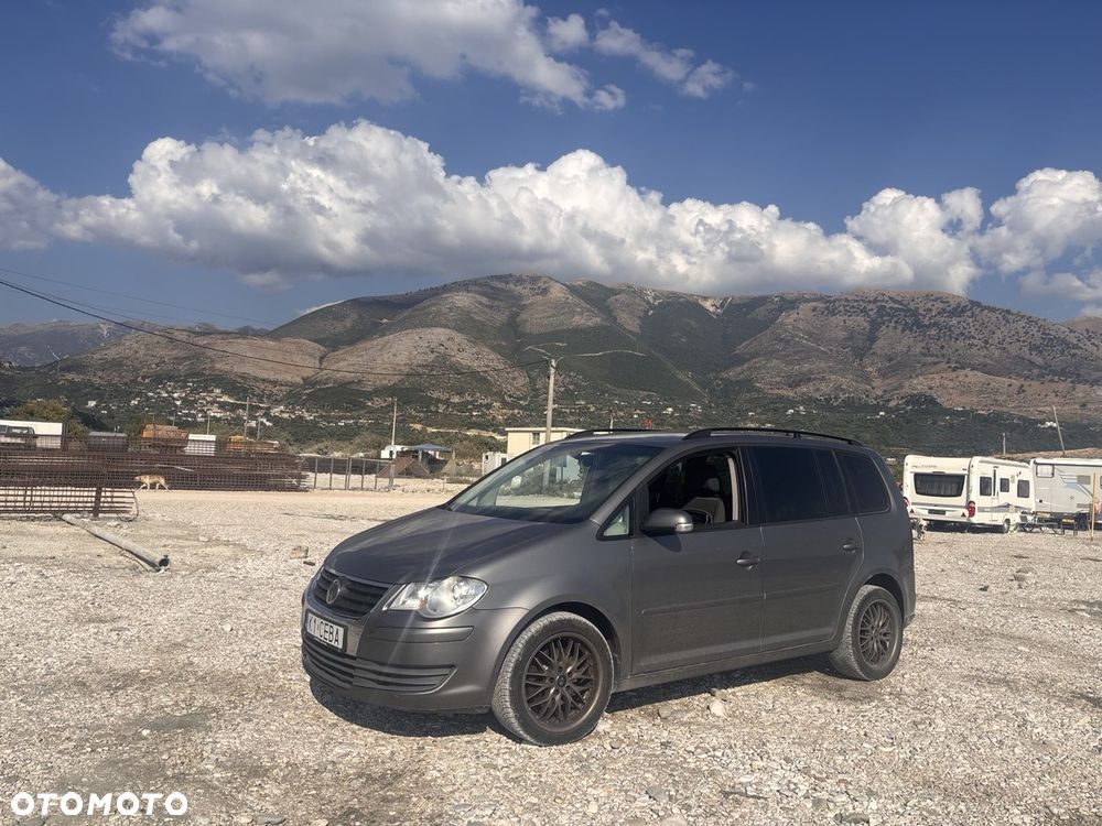 Volkswagen Touran 2008 photo 3