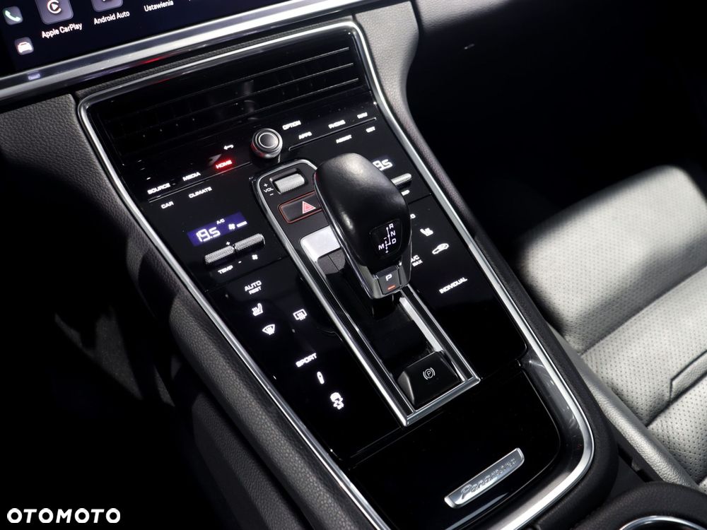 Porsche Panamera 4 Platinum Edition - 25