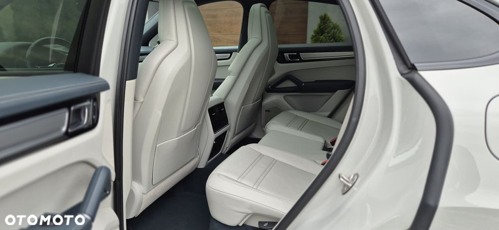 Porsche Cayenne - 15