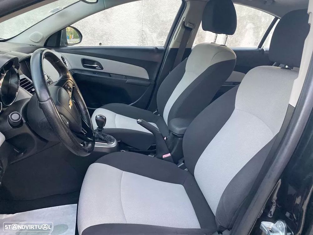 Chevrolet Cruze 2.0 VCDi LT - 25