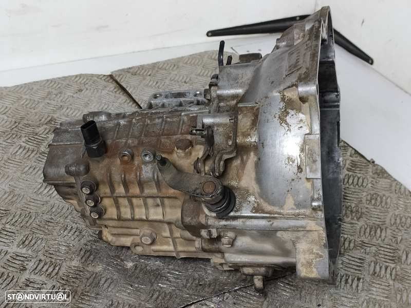 CAIXA VELOCIDADES MITSUBISHI SANTAMO 2001 - 3