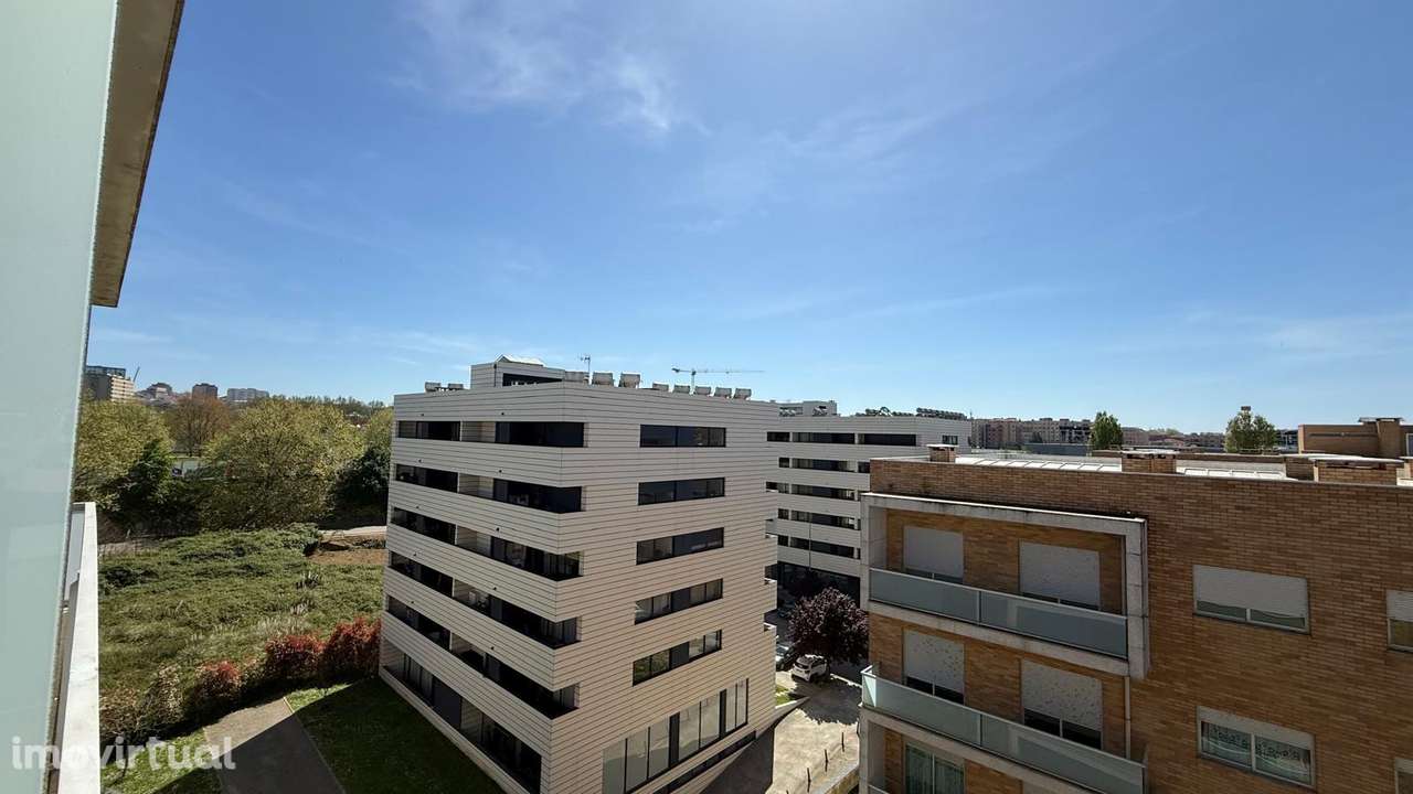 T1 com terraço junto á DARTY em Gaia - Grande imagem: 3/19