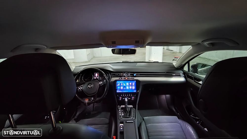 VW Passat 2.0 TDI R-Line DSG 4Motion - 9