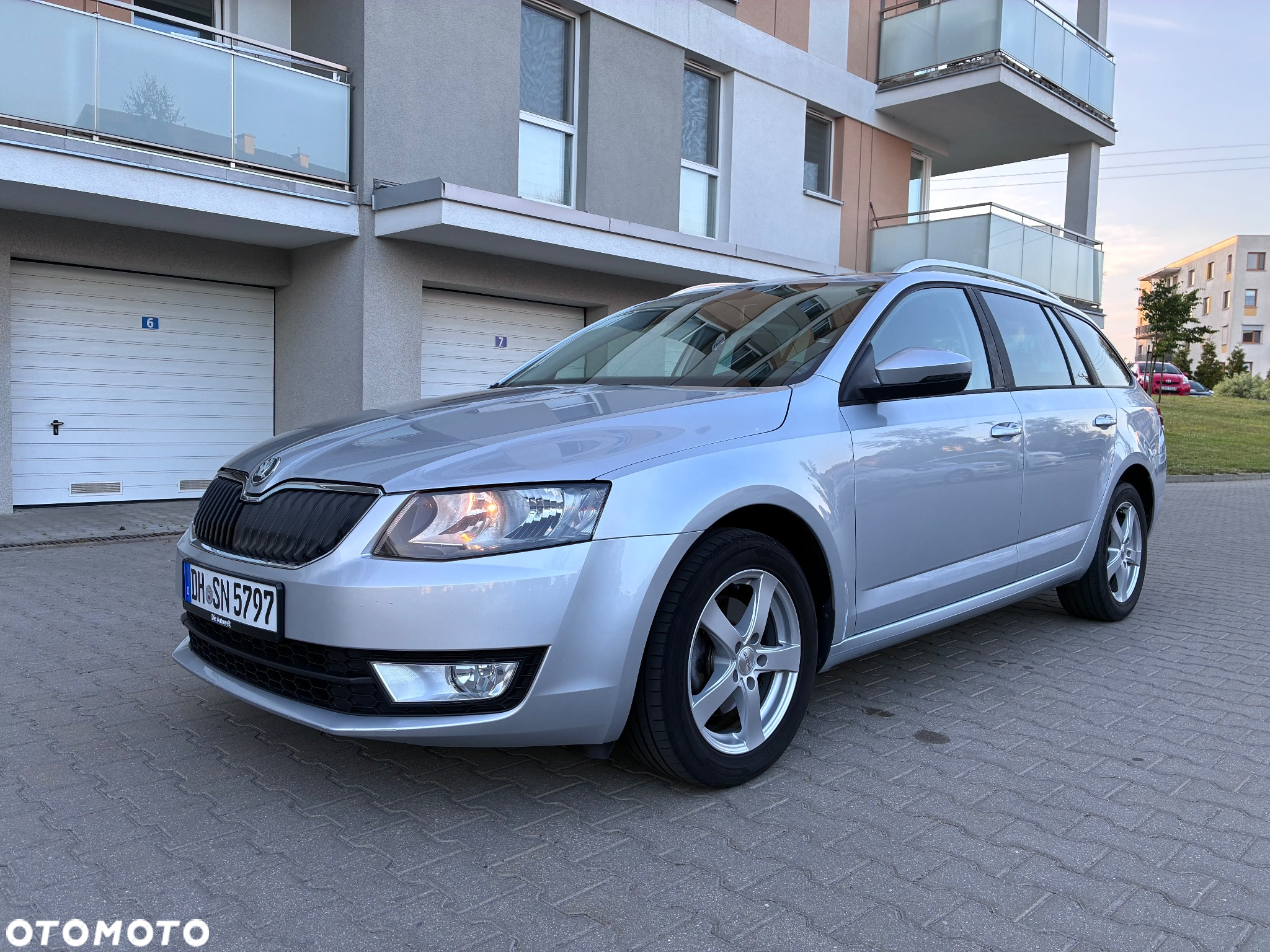 Skoda Octavia 1.6 TDI Ambiente DSG - 26