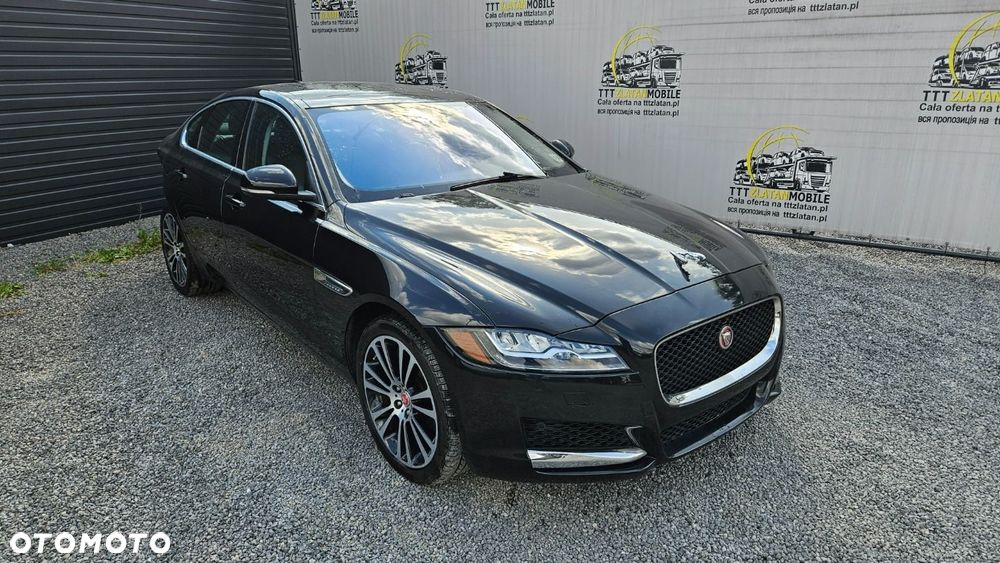 Jaguar XF - 11