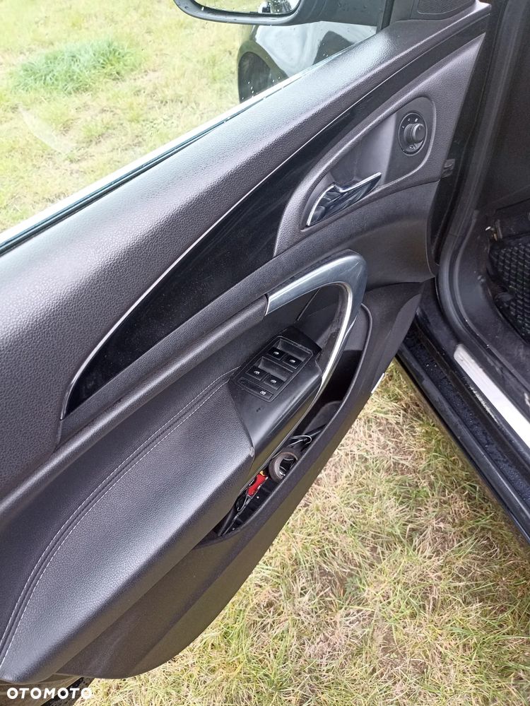 Opel Insignia - 11