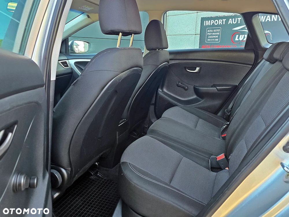 Hyundai i30 1.6 Classic EU5 - 12
