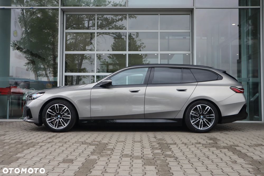 BMW i5 - 2