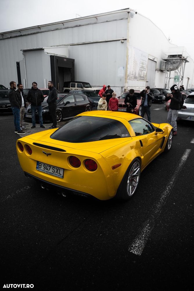 Chevrolet Corvette - 10