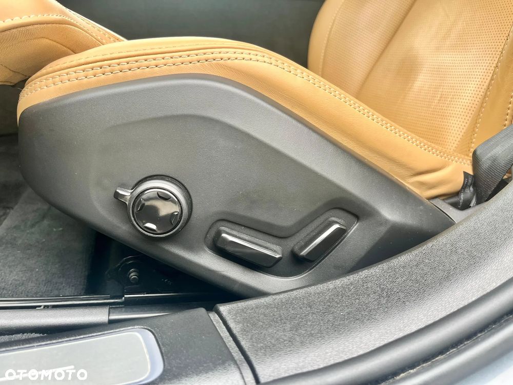 Volvo V90 T6 AWD Plug-In Hybrid Plus Bright - 33