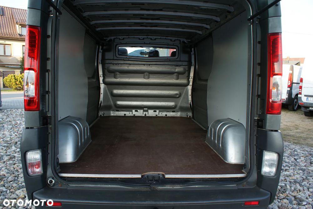 Opel Vivaro - 8