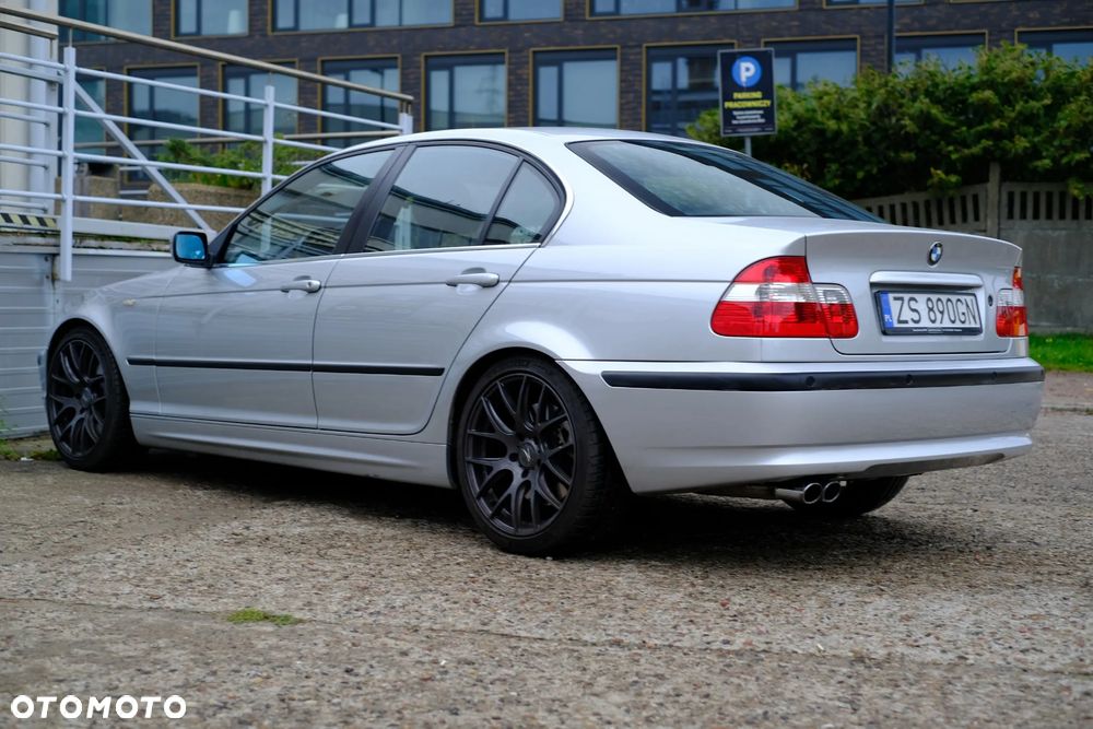 BMW Seria 3 330i - 5