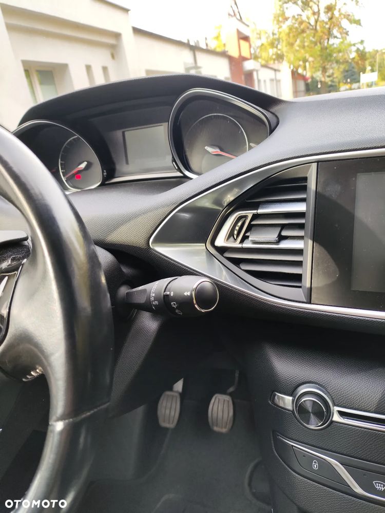 Peugeot 308 1.6 THP Allure - 19