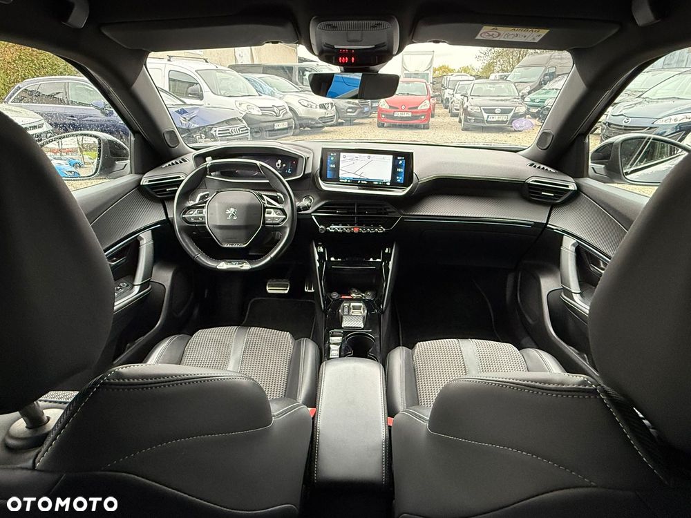 Peugeot 2008 PureTech 130 EAT8 GT Pack - 23