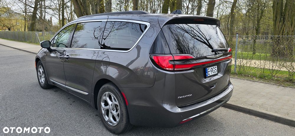 Chrysler Pacifica - 4