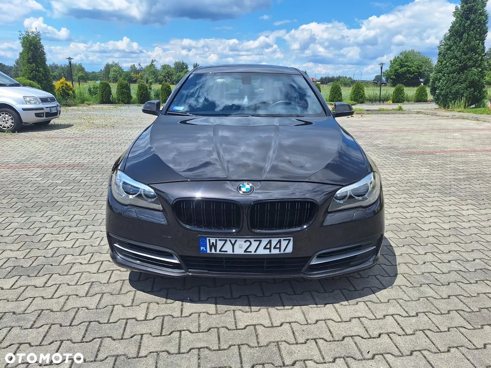 BMW Seria 5 528i xDrive Sport-Aut Luxury Line - 3