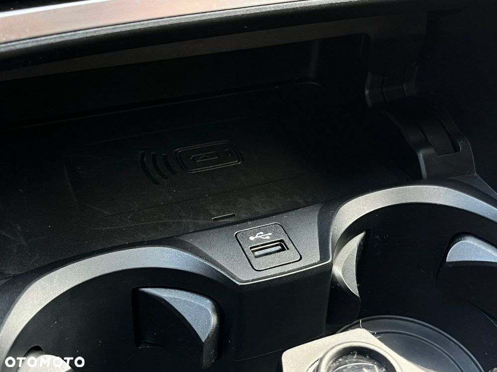 BMW Seria 3 330e xDrive M Sport - 39