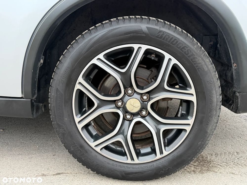 Mitsubishi Outlander 2.0 4WD Plus - 30