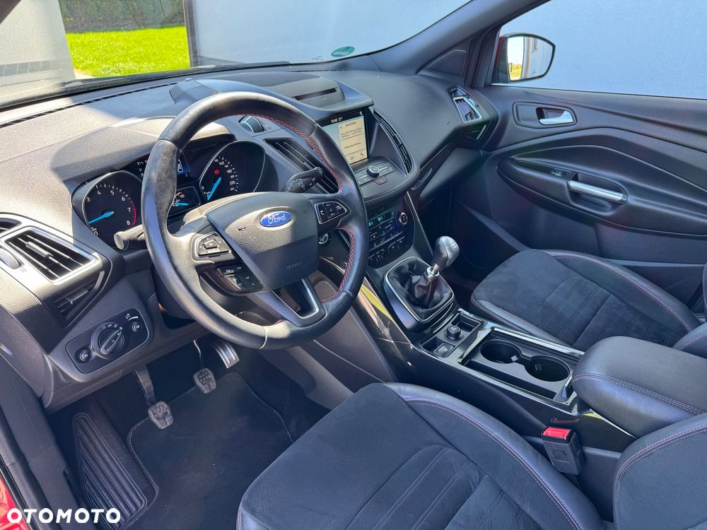 Ford Kuga 1.5 EcoBoost 2x4 ST-Line - 30