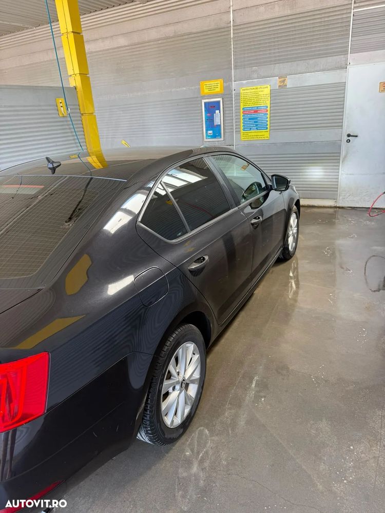 Skoda Octavia 1.6 TDI DSG Style - 5